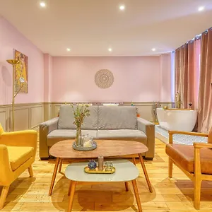 Apartment Luxury Republique, Paris