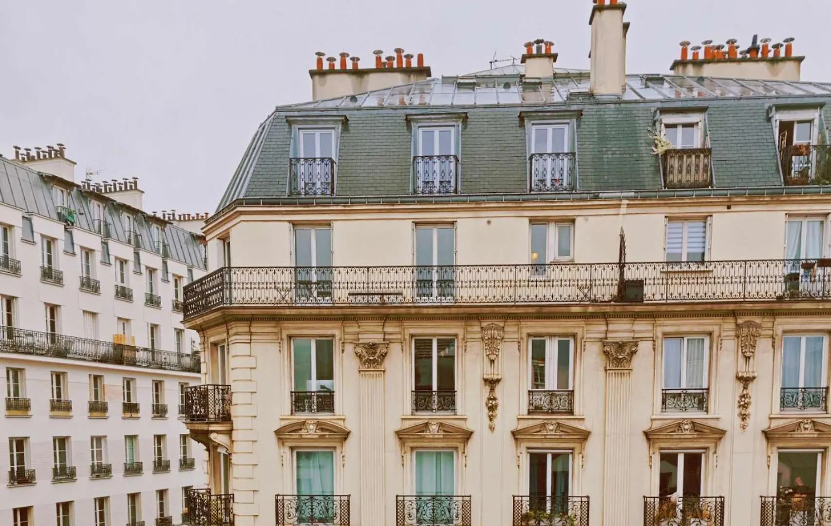 Le Pinky Bird - Bastille Paris 0*,